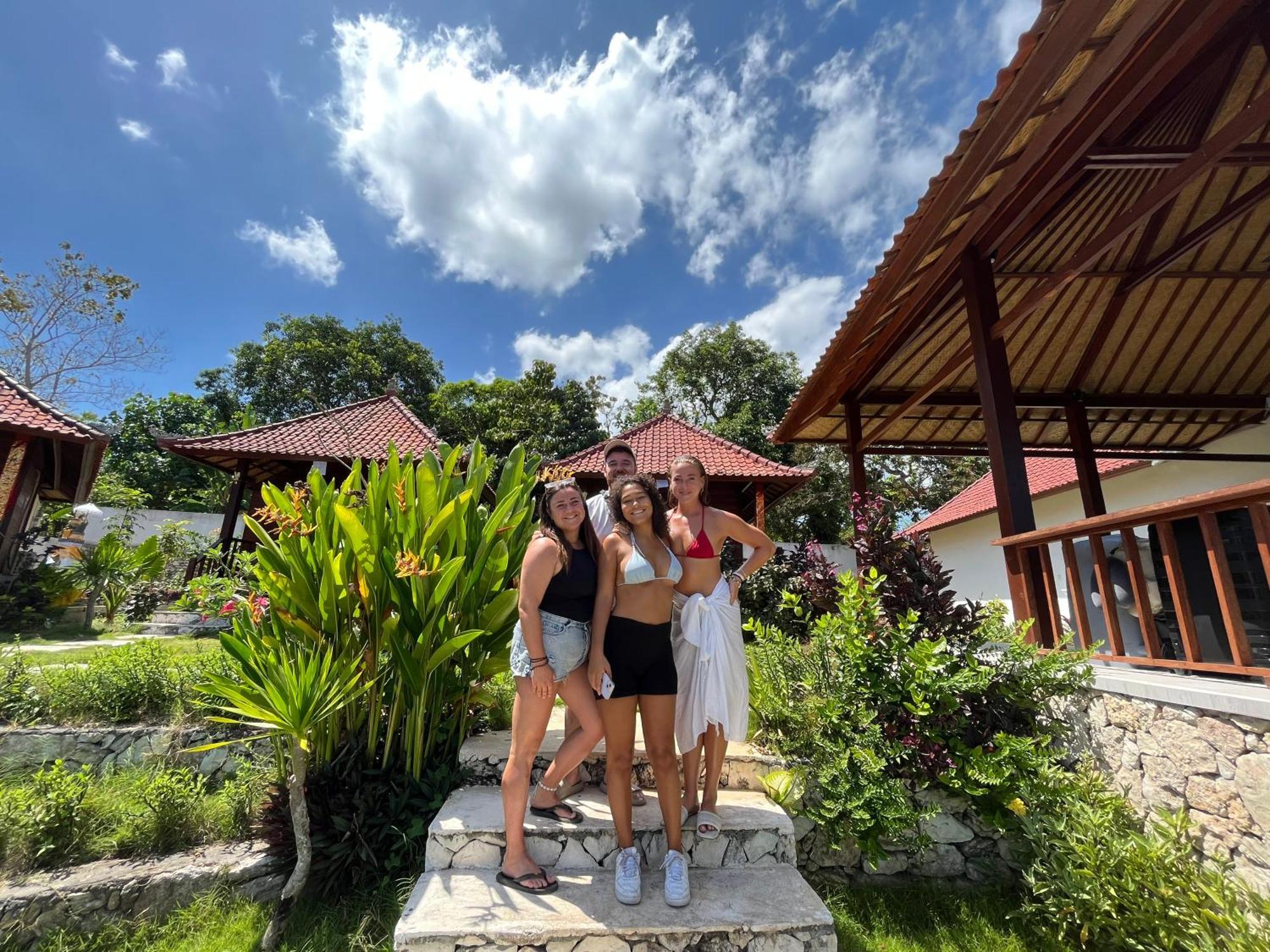 Hotel Sunset Hill Lembongan Nusa Lembongan Exterior foto